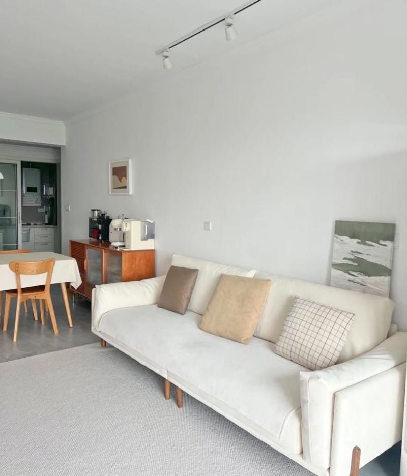 女子晒出“家徒四壁”简约新家，不花哨很干净，真是越简单越幸福 - 家居知识