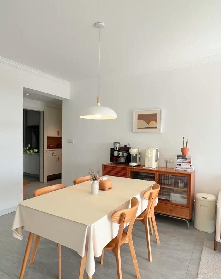 女子晒出“家徒四壁”简约新家，不花哨很干净，真是越简单越幸福 - 家居知识