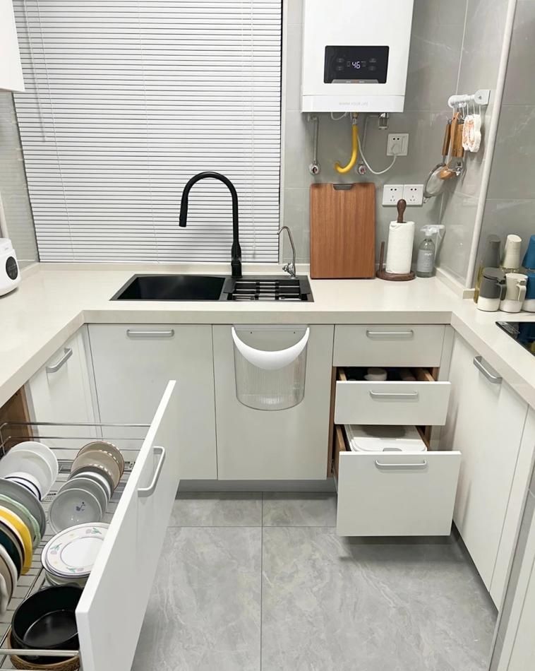 女子晒出“家徒四壁”简约新家，不花哨很干净，真是越简单越幸福 - 家居知识