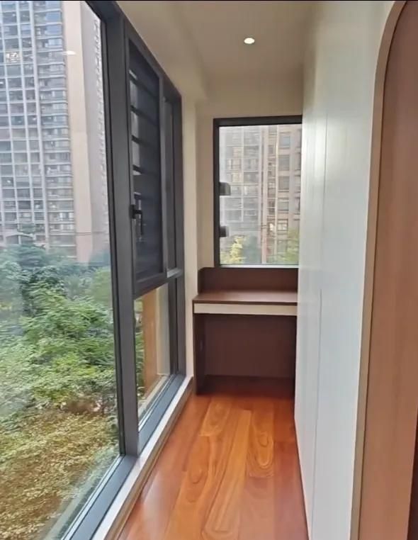 闲置阳台，换个思路，秒变衣帽间！ - 家居知识