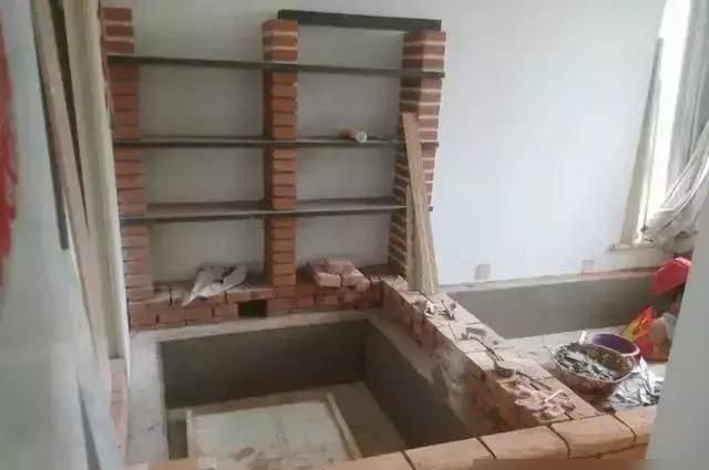 老公花500砖砌个榻榻米，网友热评：这不就是东北的热炕头吗？ - 家居知识