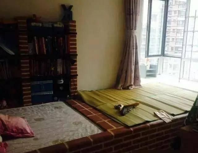 老公花500砖砌个榻榻米，网友热评：这不就是东北的热炕头吗？ - 家居知识