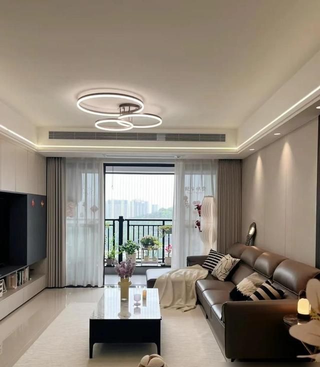 浙江一女主晒出150㎡轻奢风的家，全屋干净明亮，那叫一个高级 - 家居知识