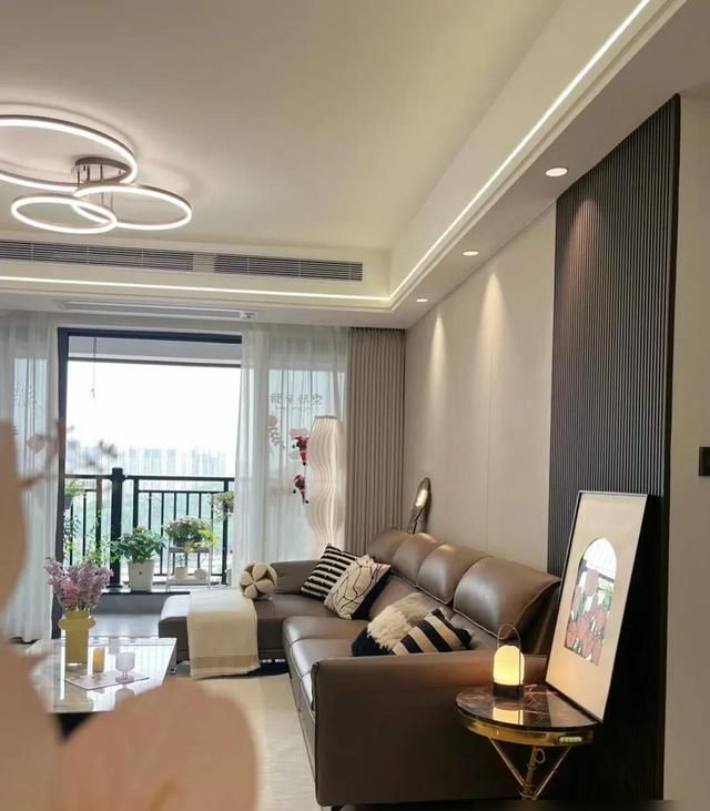 浙江一女主晒出150㎡轻奢风的家，全屋干净明亮，那叫一个高级 - 家居知识