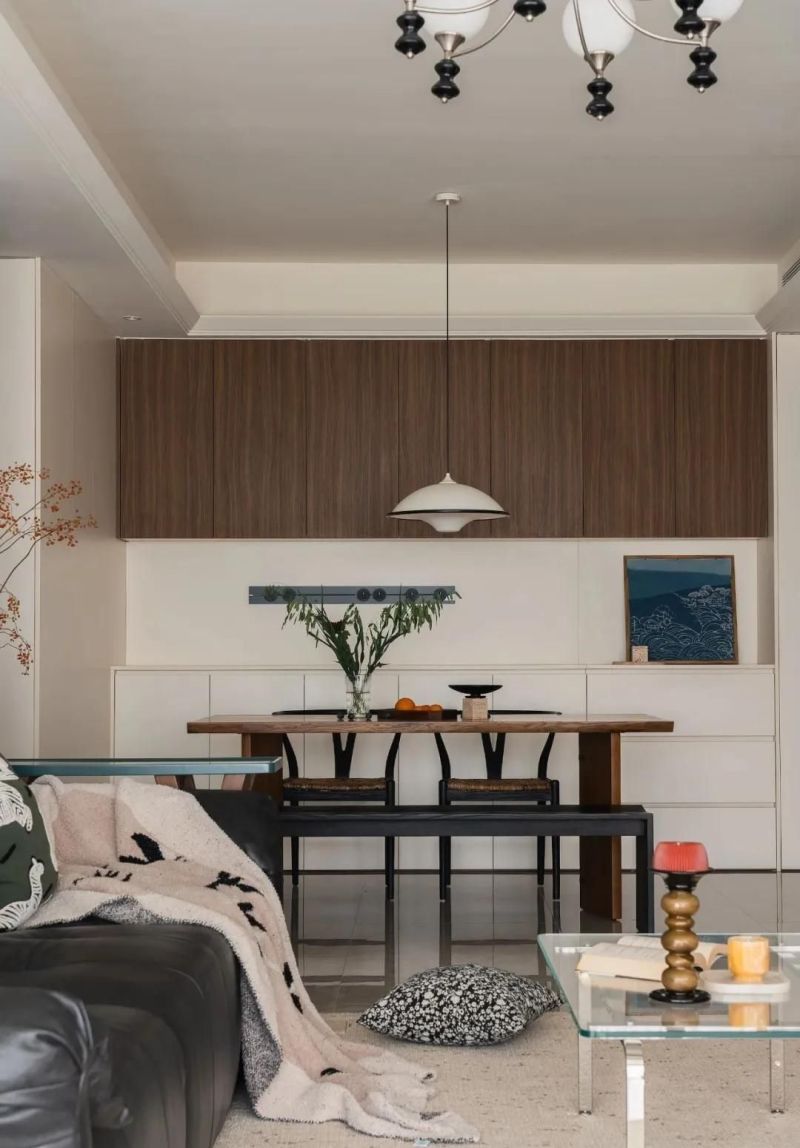 95后新婚小两口装出三代人审美的家，奶油浪漫邂逅中古韵味 - 家居知识