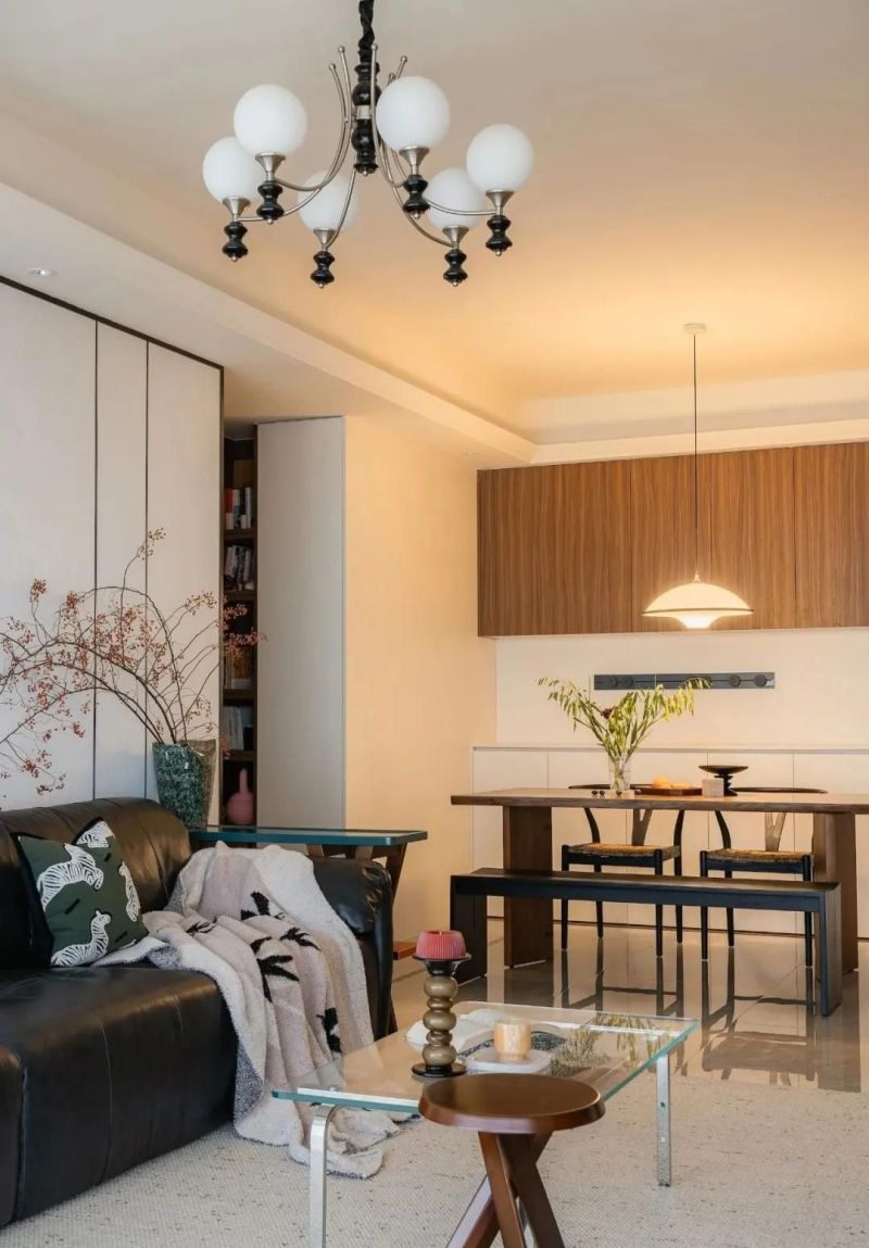 95后新婚小两口装出三代人审美的家，奶油浪漫邂逅中古韵味 - 家居知识