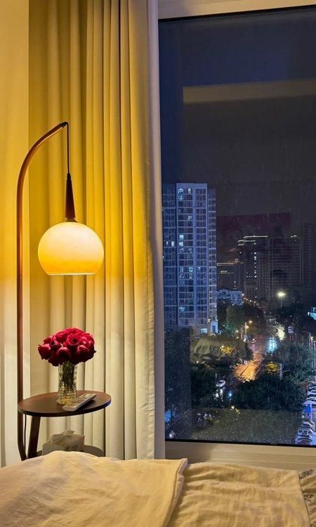 “床头柜”已逐渐退出中国家庭！看看年轻人的新型做法，美观实用 - 家居知识