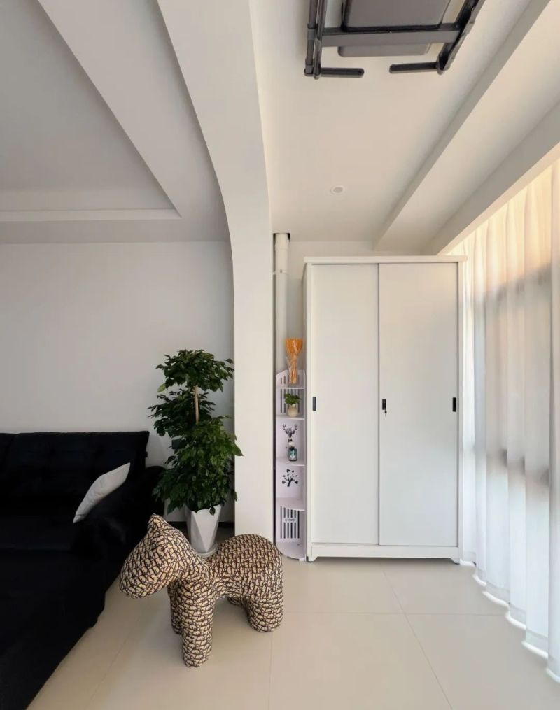 137㎡复古简约风，适配现代空间留白 ，又维持现代风格的空气感！ - 家居知识