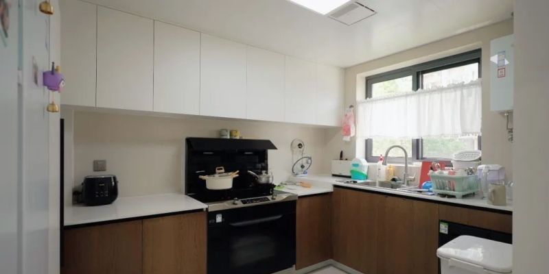 137㎡复古简约风，适配现代空间留白 ，又维持现代风格的空气感！ - 家居知识