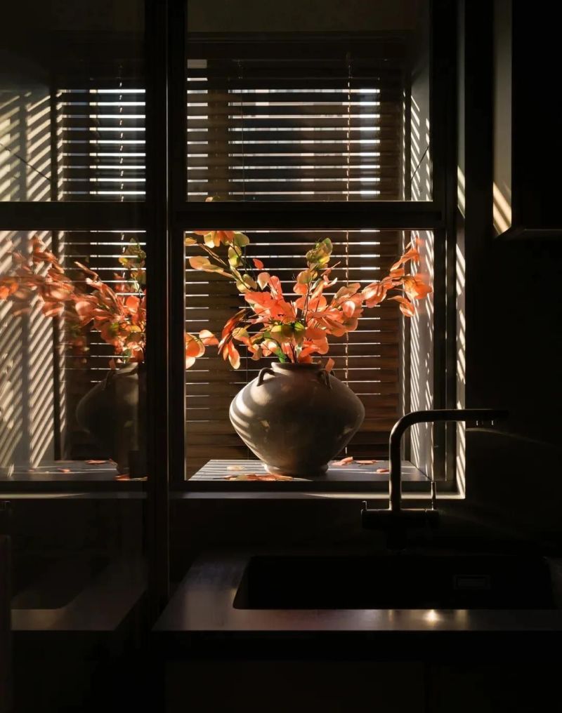 私宅设计：暖调极简主义，大地色系唤醒家的治愈力 - 家居知识