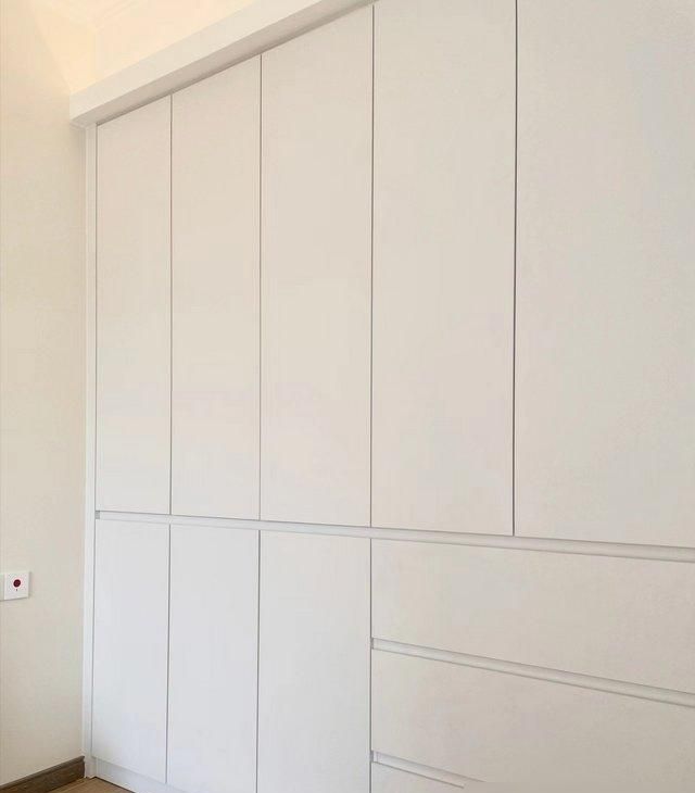 定制衣柜为啥颜值差距这么大？柜门布局是关键，别光盯着一门到顶 - 家居知识