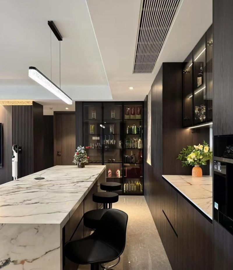 现代风家居装修案例！深色系+大理石的高级感拿捏 - 家居知识