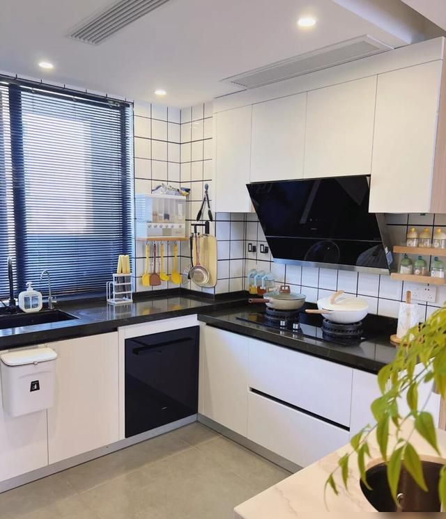 原木风不愧是“现象级风格”！她自己设计的家，照样美得不像话 - 家居知识