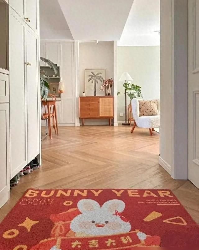 浙江一43岁阿姨的新家，因“原木风”家装而走红，客厅家具太抢眼 - 家居知识