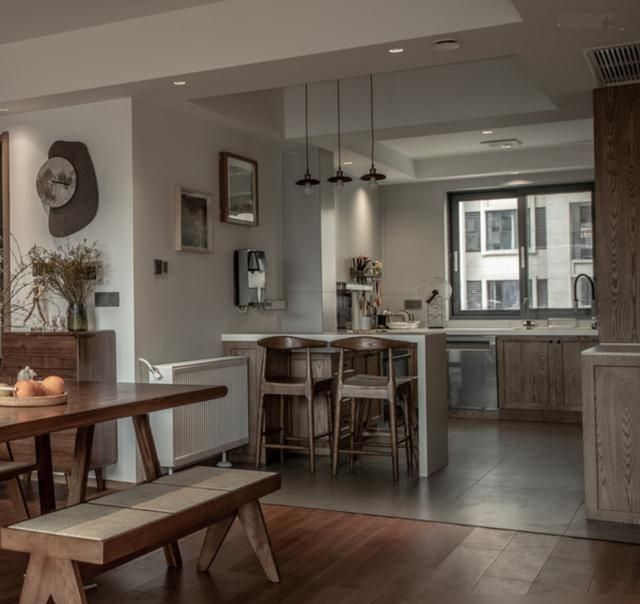 看完她家，发现去客厅设计是真的爽，加上原木侘寂风，幽静又放松 - 家居知识