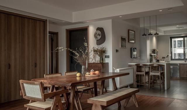 看完她家，发现去客厅设计是真的爽，加上原木侘寂风，幽静又放松 - 家居知识