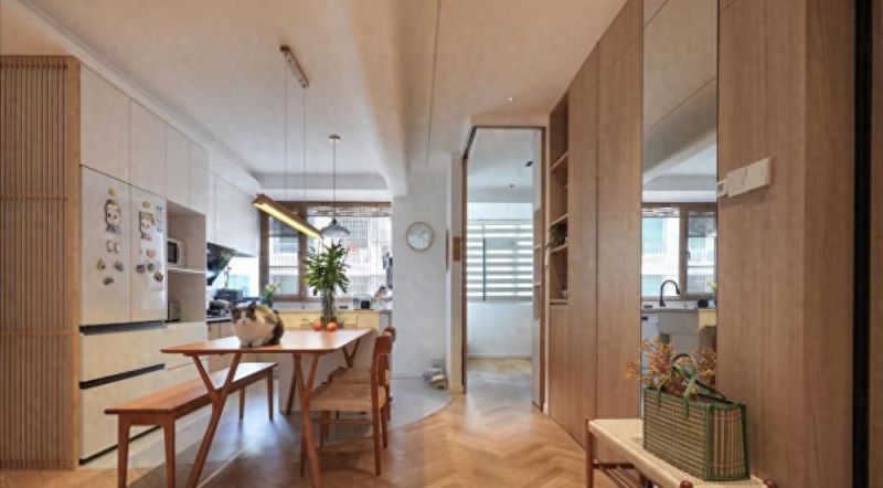 107㎡日式‘穷装’二手房，大白墙+原木风，简约生活胜过奢华？