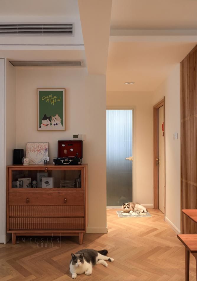 107㎡二手房改日式“穷装”：大白墙+原木，比奢华风更懂生活？ - 家居知识