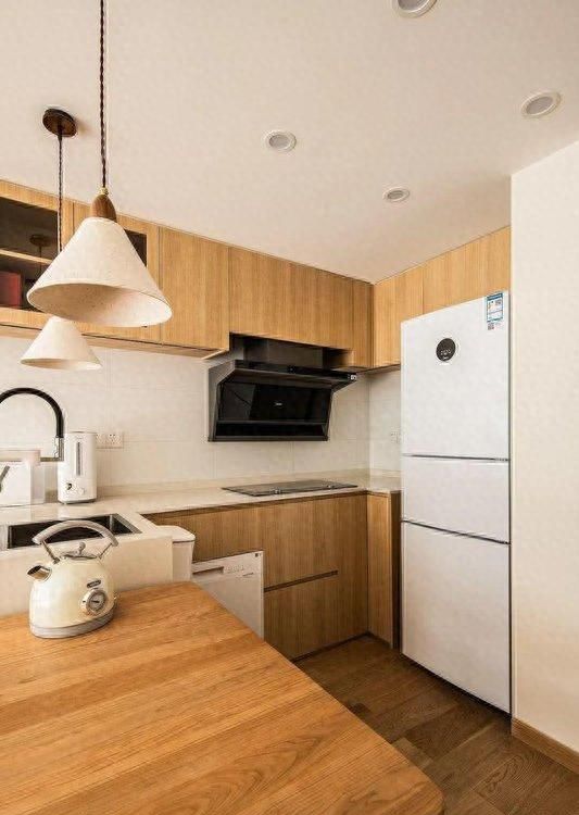 60㎡日式原木风小家走红，小户型装修典范引热议