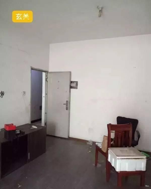 她家玄关放个柜子，酒柜、冰箱、大餐桌、吧台，全解决了！ - 家居知识