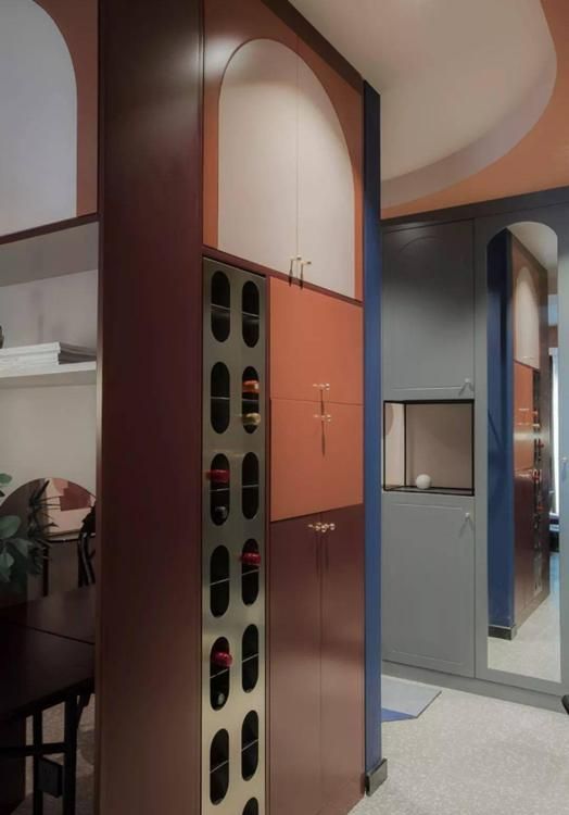 她家玄关放个柜子，酒柜、冰箱、大餐桌、吧台，全解决了！ - 家居知识