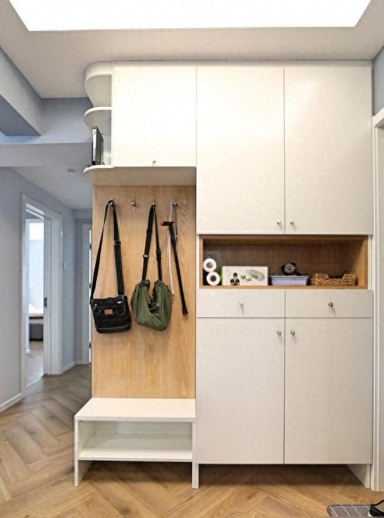 鞋柜定制全攻略，打造进门第一印象的完美方案