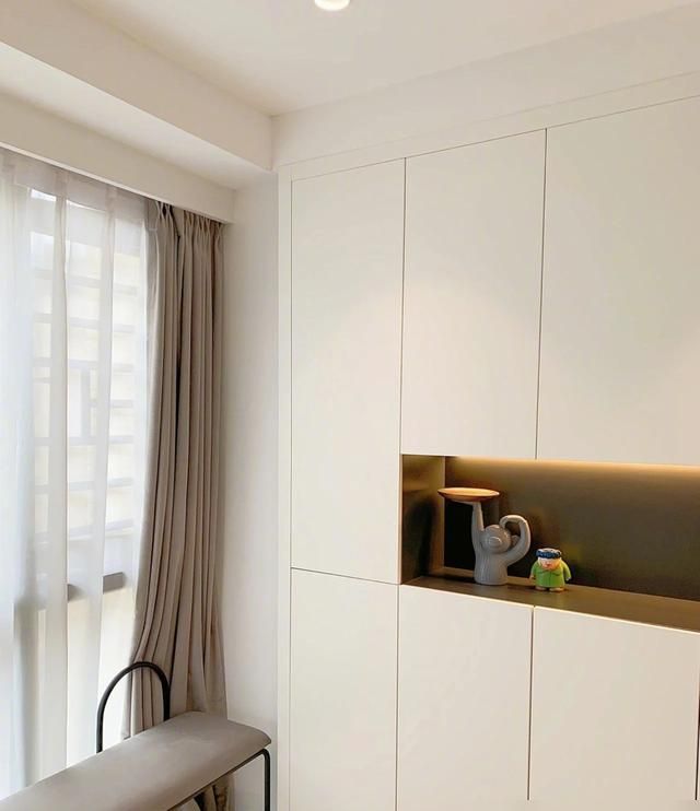 受邀参观了邻居的新家，现代轻奢风的装修设计，处处流露着高级感 - 家居知识