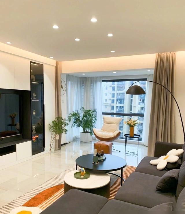 受邀参观了邻居的新家，现代轻奢风的装修设计，处处流露着高级感 - 家居知识