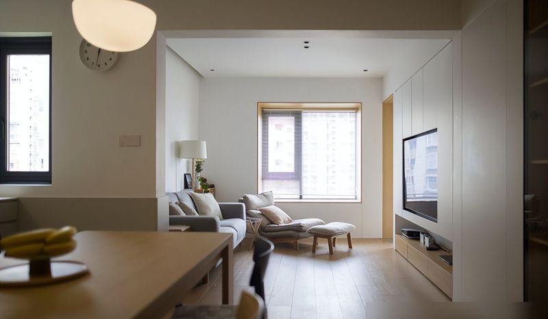 不装踢脚线，门窗套不要线条，看了她家，才知道极简原木风有多美 - 家居知识