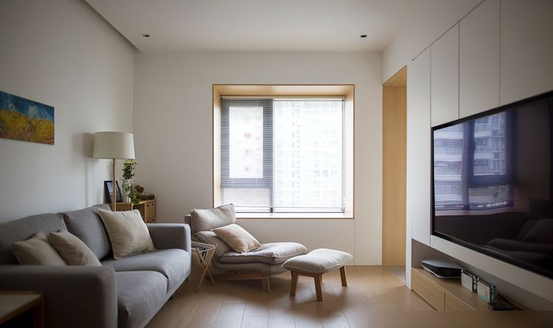 不装踢脚线，门窗套不要线条，看了她家，才知道极简原木风有多美 - 家居知识