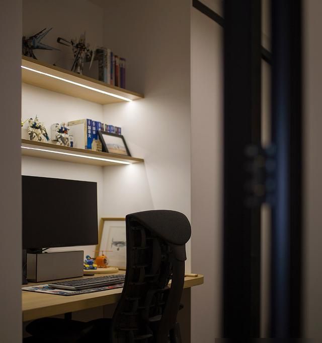 不装踢脚线，门窗套不要线条，看了她家，才知道极简原木风有多美 - 家居知识