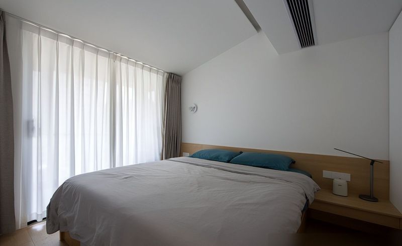 不装踢脚线，门窗套不要线条，看了她家，才知道极简原木风有多美 - 家居知识