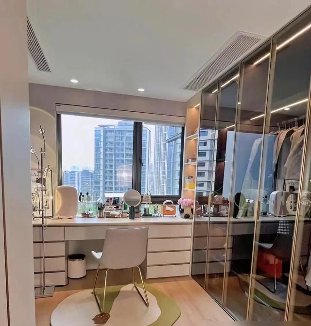 衣帽间是定制衣柜的升级，是家里女主人的最爱，注意这些不翻车 - 家居知识