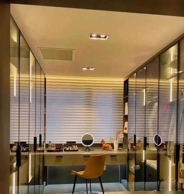 衣帽间是定制衣柜的升级，是家里女主人的最爱，注意这些不翻车 - 家居知识