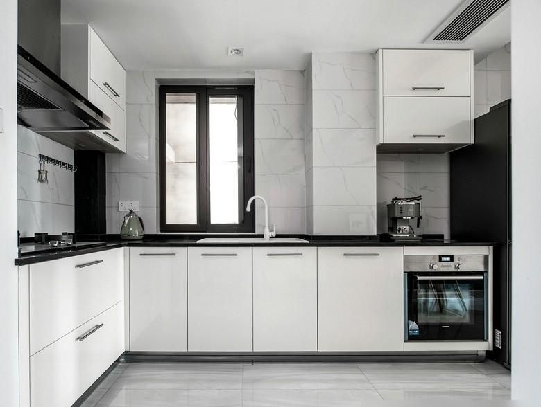 她在玄关造出弧形柜，独特设计令人称赞，全屋干净清爽，惊艳众人 - 家居知识