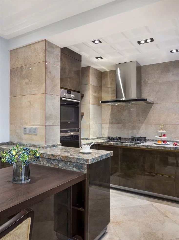 126平美式四居室，全屋精致时尚，一进门就被玄关惊艳到！ - 家居知识