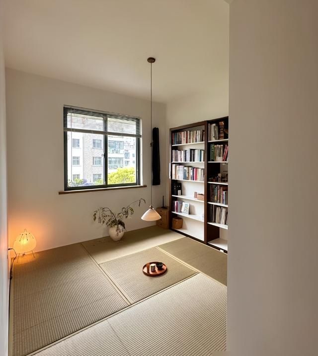 为何越来越多人小卧室做“榻榻米”？参观完邻居家，后悔自己没装 - 家居知识