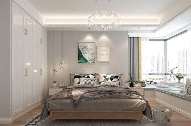 深圳夫妻巧改电视墙为书柜，满屋书香引热议