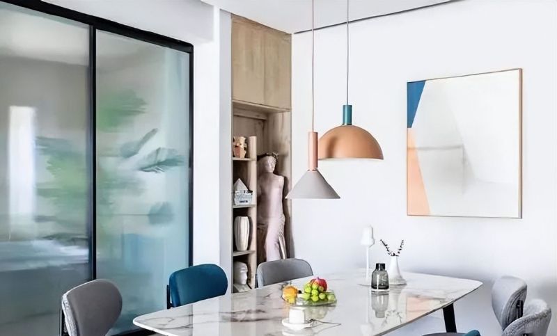 60㎡两居室小户型，阳台改榻榻米休闲区，次卧做书房，时尚又舒适 - 家居知识