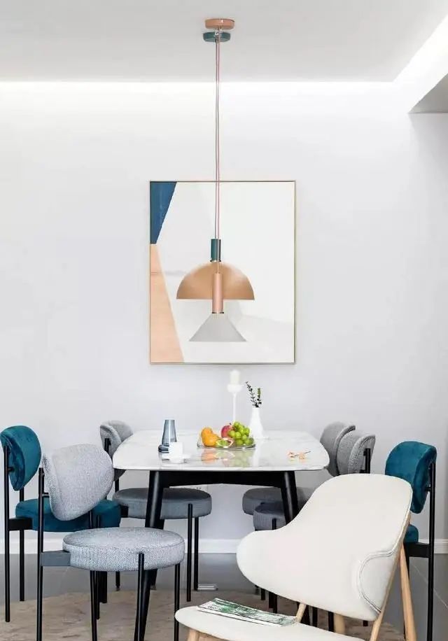 60㎡两居室小户型，阳台改榻榻米休闲区，次卧做书房，时尚又舒适 - 家居知识