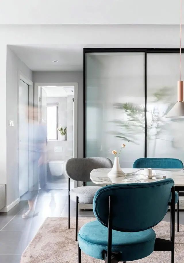 60㎡两居室小户型，阳台改榻榻米休闲区，次卧做书房，时尚又舒适 - 家居知识