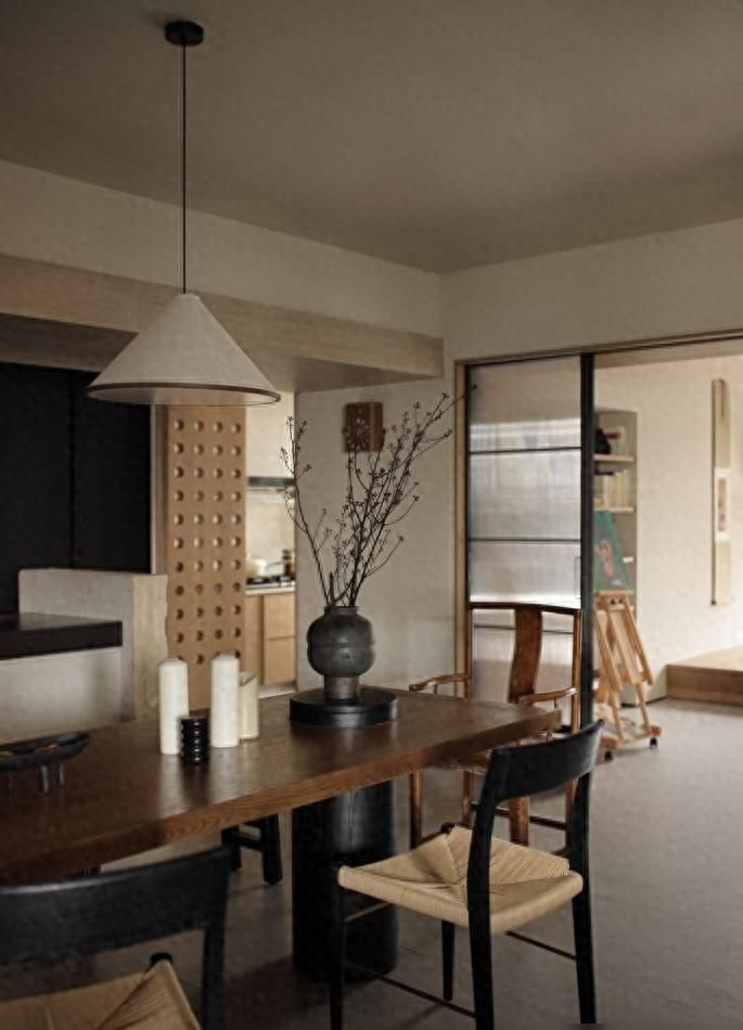 2025年中古风再度翻红，网友盛赞‘经典永不过时，低调耐看’