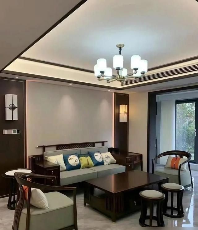 青岛一对退休夫妇的新家，那叫一个高级，日久弥新的新中式风格 - 家居知识