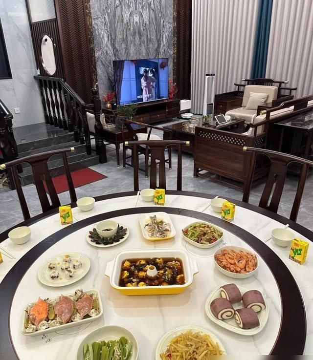 浙江一女子住农村自建房，新中式风格装修，800㎡的院子，惬意！ - 家居知识