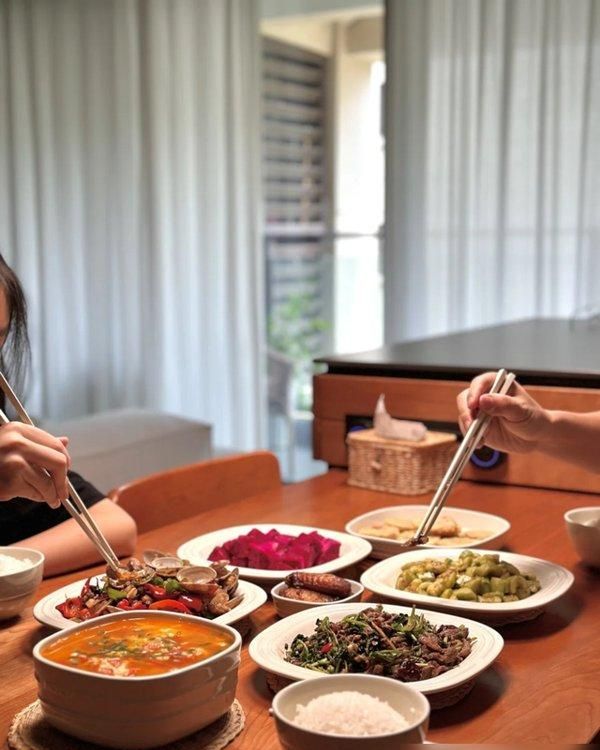 重庆一女子住122㎡的家，以实用为主装修的原木风格，温馨干净！ - 家居知识