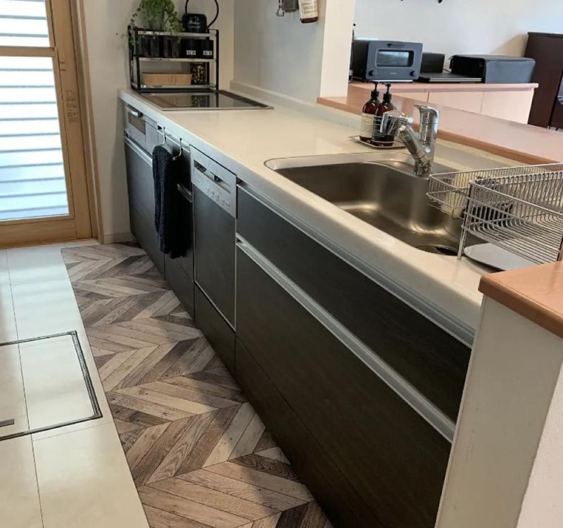 超喜欢日式布局里，这种干脆利落的厨房 - 家居知识