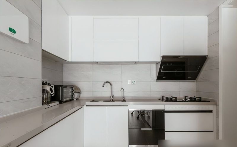 看完她家，我承认越简单的装修越好看，原木配奶油白，温馨又明亮 - 家居知识