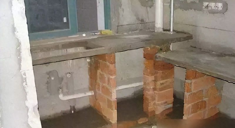 老婆坐月子不敢砍骨头？3000元砖砌橱柜完胜定制款！