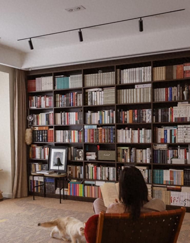 满墙书柜实用又好看的7个避坑指南，收藏备用！