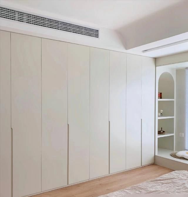 定制衣柜内外兼修，外观高颜值储物布局合理，这才是完美卧室搭配 - 家居知识